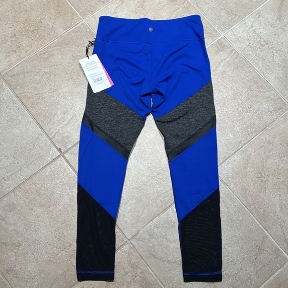SALE🎉 YOGALICIOUS Bonded blue/gray & mesh leggings - Picture 3 of 11